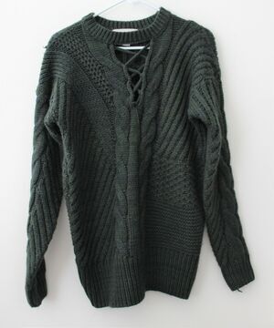 Paper Crane Women's Green Long Sleeve Sweater Size M PRE-OWNED
